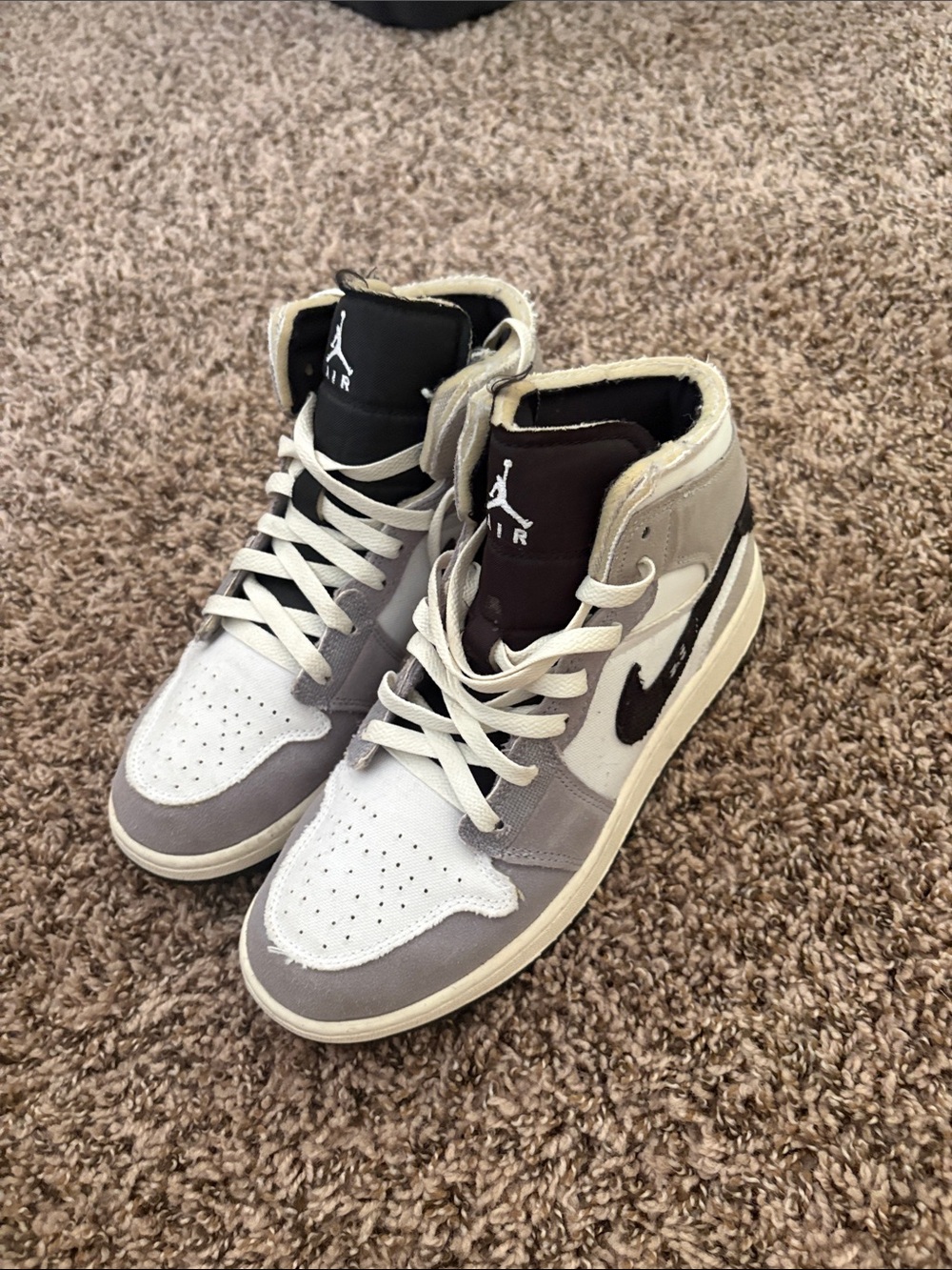 Jordan 1 Mid SE Craft Inside Out Cement Grey Black White